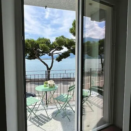 Front 2-bedroom Flat - 6 Persons
