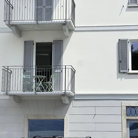 Front 2-bedroom Flat - 6 Persons