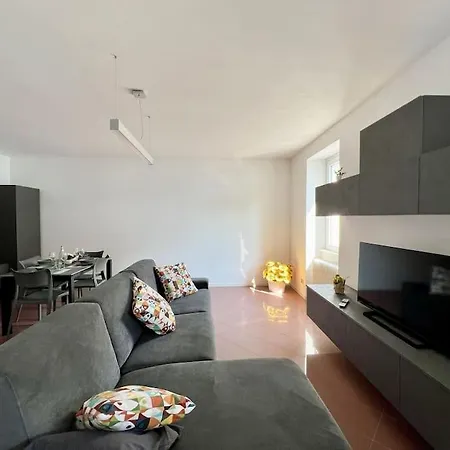 Front 2-bedroom Flat - 6 Persons Appartement