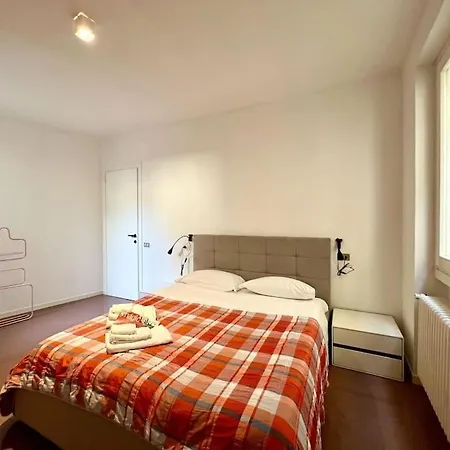 Appartement Front 2-bedroom Flat - 6 Persons Domaso