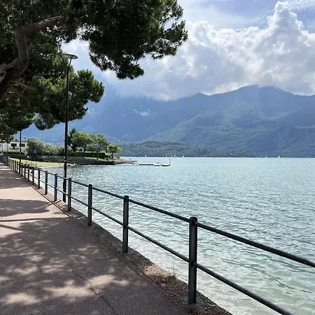 Apartment Front 2-bedroom Flat - 6 Persons *