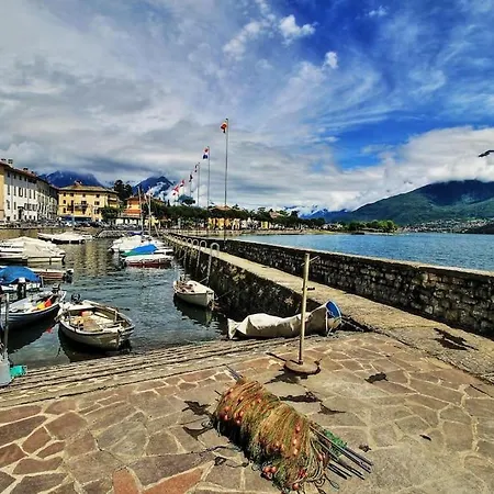 Front 2-bedroom Flat - 6 Persons Apartment Domaso